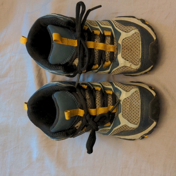 Boys Merrell sz 11 waterproof hiking boots - Picture 1 of 6
